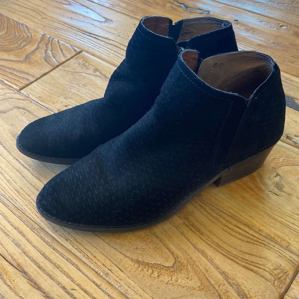Lucky Brand black booties size 8.5